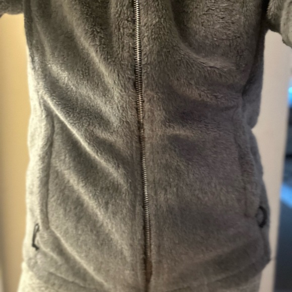 The North Face Women’s Osito Faux Fur Mock Neck Jacket Charcoal Gray Size Small - Picture 16 of 16